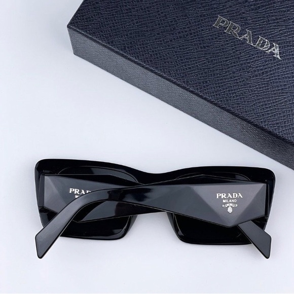 New - Prada PRO8YS 1AB5SO PR O8Y
Black Dark Gray Cat Eye
Unisex Sunglasses - Picture 7 of 12